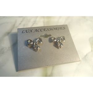 Silver Bow Earrings.